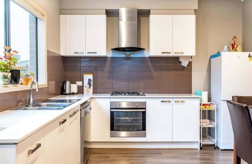 Clyde House | Contemporary Living at this Clyde Family Estate