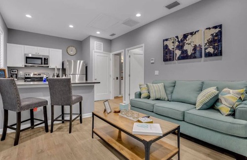 Tampa Heights Apartment | Contemporary Loft