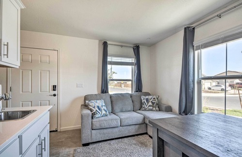 Los Banos Apartment | Contemporary Los Banos Studio < 3 Mi to Dtwn!