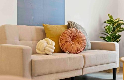 Elizabeth Apartment | Contemporary Luxury BR, EWR AIRPT, Nyc, Free Pkng, Prudential CNTR, American Dream Mall