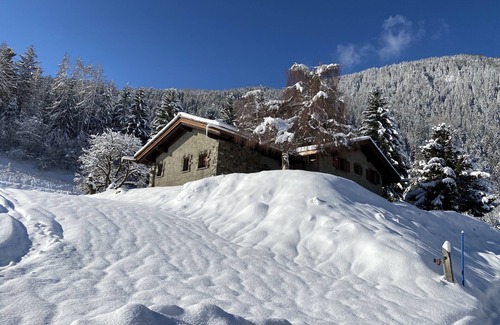 Le Chable Ski Chalet | Contemporary luxury chalet with heat pool, hot-tub in a stunning alpine location