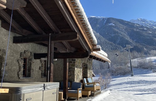 Le Chable Ski Chalet | Contemporary luxury chalet with heat pool, hot-tub in a stunning alpine location
