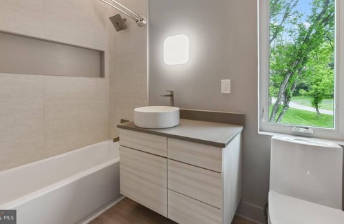 Stevenson Villa | Contemporary Luxury Villa in Convenient Baltimore County