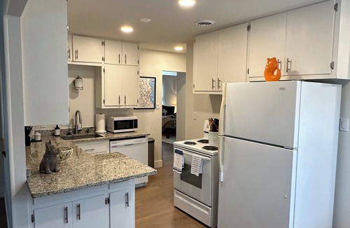 West Allis House | Contemporary Milwaukee 2BR Home with All Comforts and Prime Location