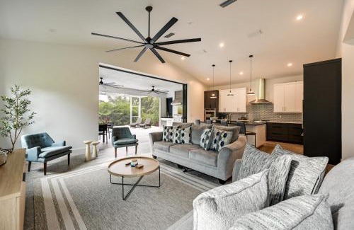 East Naples House | Contemporary Naples Home with Outdoor Kitchen and Pool