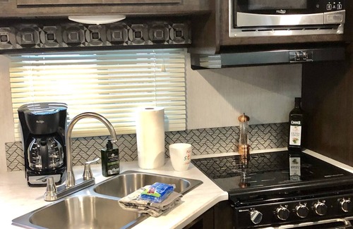Chico House | Contemporary New 2019 Pop-Out 33 foot trailer