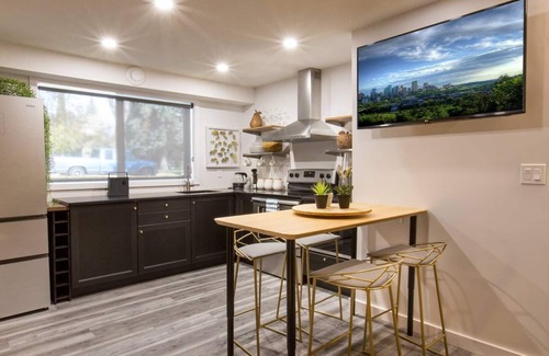 Whyte ave House | Contemporary Oasis in the Heart of Old Strathcona