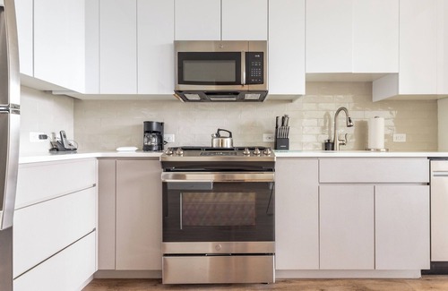 White Plains Apartment | Contemporary One Bedroom in Downtown White Plains