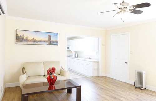 Northridge House | Contemporary remodeled and fully furnished