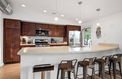 Riverside Terrace House | Contemporary Resort w/Heated Pool+Sports Court