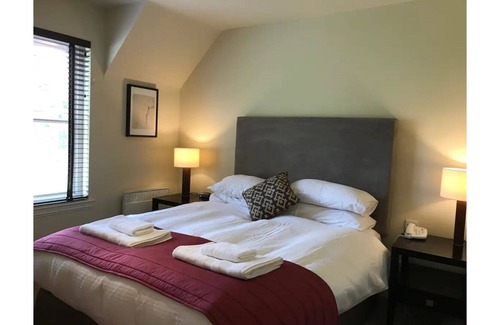 Auchterarder House | Contemporary Scottish Lodge -Pool & Spa Free Wifi