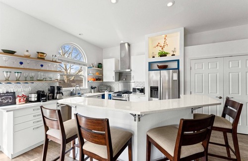 Boise House | Contemporary Single-Level Living W/Fenced Yard