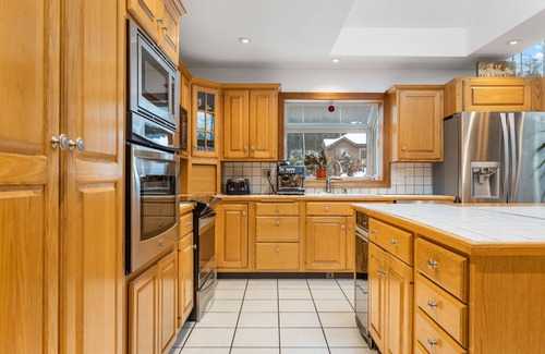 South Londonderry House | Contemporary ski retreat next to Magic Mountain, hot tub, pool table.