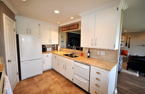 San Clemente Condo | Contemporary South County Escape Walking Distance To Beach