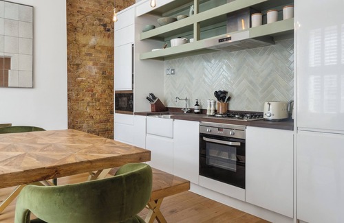 Addison Apartment | Contemporary Spacious Luxury West London Flat