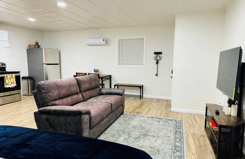 Mojave Apartment | Contemporary Studio Near Mojave Aerospace Airport