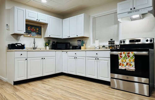 Mojave Apartment | Contemporary Studio Near Mojave Aerospace Airport
