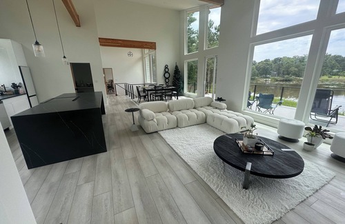 Edwardsville House | Contemporary Style Vacation in a Countryside location-River, Beach, Creek & Pond