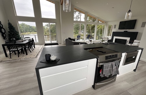 Edwardsville House | Contemporary Style Vacation in a Countryside location-River, Beach, Creek & Pond