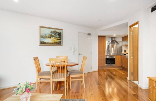 Subiaco Apartment | Contemporary Subi Apartment with all Amenities!