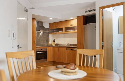 Subiaco Apartment | Contemporary Subi Apartment with all Amenities!