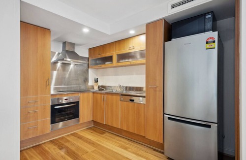 Subiaco Apartment | Contemporary Subi Apartment with all Amenities!