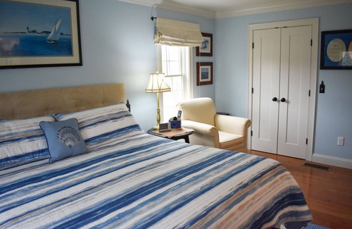 Yarmouth Port House | Contemporary three bedroom sleeping 8 located in Yarmouth Port