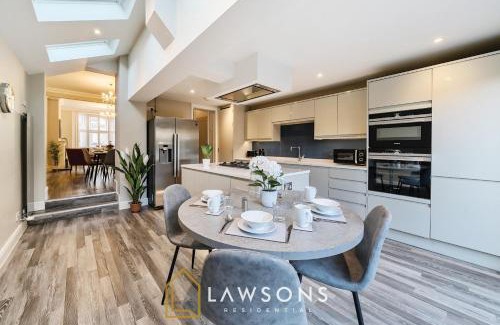 Windsor House | Contemporary Townhouse Living by Lawsons with parking