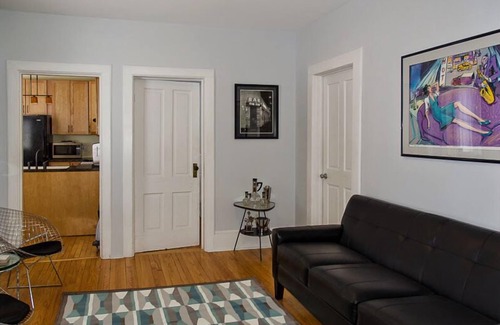 Marquette House | Contemporary Two Bedroom Charmer Close to Downtown and Beachfront