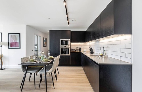 College Park and Old Oak Apartment | Contemporary Two Bedroom Apartment