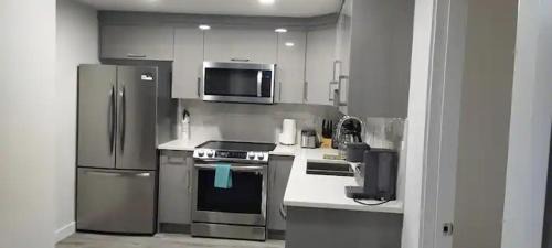 Southwest Edmonton Apartment | Contemporary Two Bedroom Basement Suite