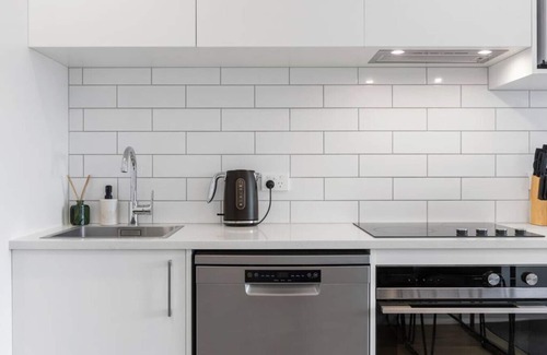 Auckland House | Contemporary Urban Retreat