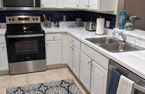 Haile Plantation Condo | Contemporary Vacation Sabbatical Home in Haile