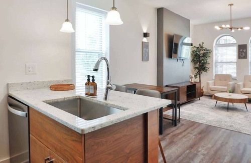 Near East Columbus House | Contemporary Vintage Home (Near Downtown!)