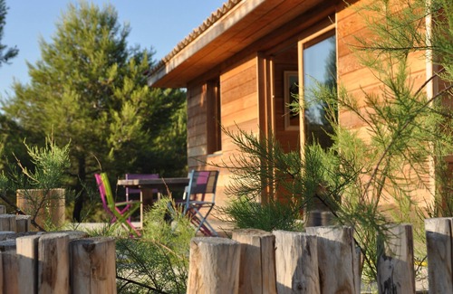 Lambesc House | Contemporary wooden villa garden swimming pool terrace nearby. Aix en Provence