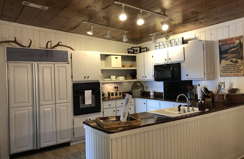 Martin Cabin | Contentment Cabin on Lake Hartwell