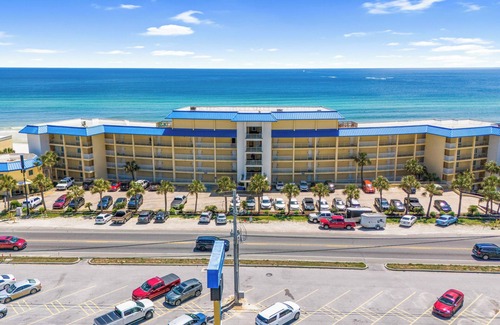 Panama City Beach Condo | Continental by Book That Condo