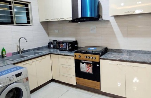 Kano Hotel | Continental Hotel by R&K Suites