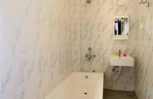 Vadanemelli House | Continental Lebe inn