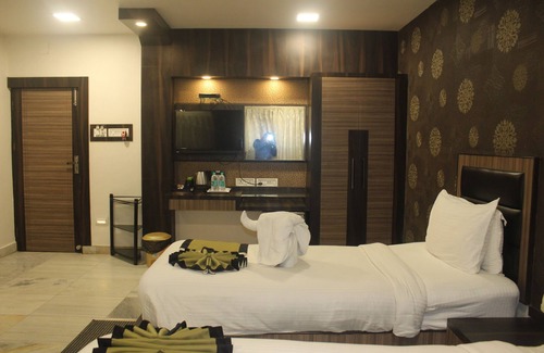 Malda Hotel | continental lodge