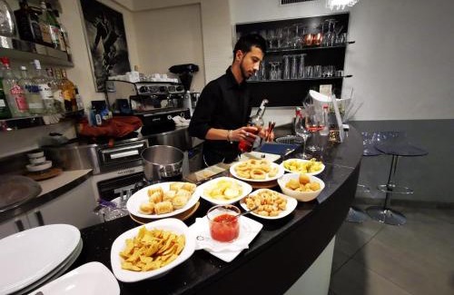 Riale Hotel | Continental Urban Art Hotel