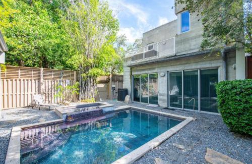 Downtown House | Contra House -Luxury Home With Pool