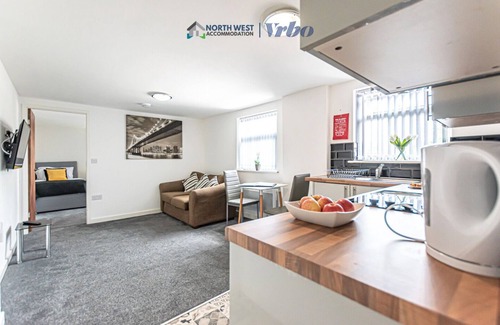 St Helens Condo | Contractor/Corporate Stays – Full Amenities, Near Liverpool and Warrington