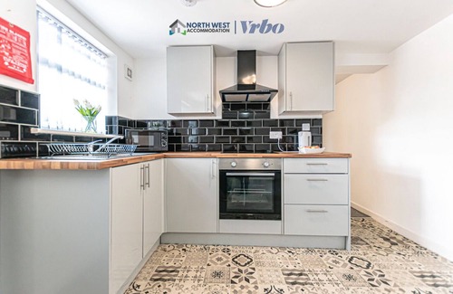St Helens Condo | Contractor/Corporate Stays – Full Amenities, Near Liverpool and Warrington