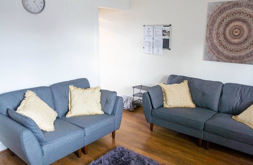 Nuneaton House | Contractor DIGS in Nuneaton