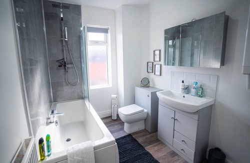 Nuneaton House | Contractor DIGS in Nuneaton