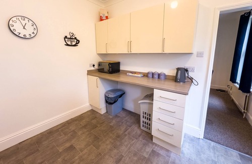 Norwich House | Contractor Family Friendly Spacious 4 Bed House