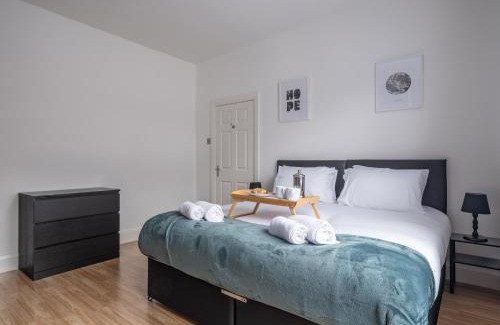 Sunderland Apartment | Contractor-Friendly 2Bed Nr Sunderland Hospital