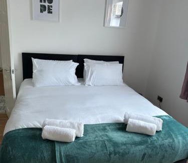 Sunderland Apartment | Contractor-Friendly 2Bed Nr Sunderland Hospital