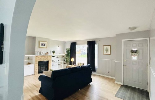 Thompson House | Contractor-friendly, 4Beds, Free Parking & Laundry & BBQ & Patio & Kitchen
